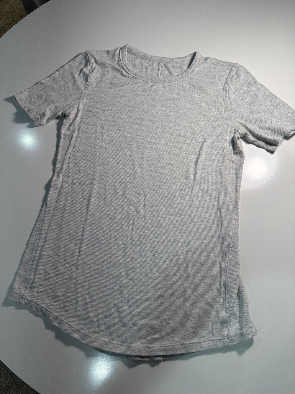LULULEMON- grey fitted tee